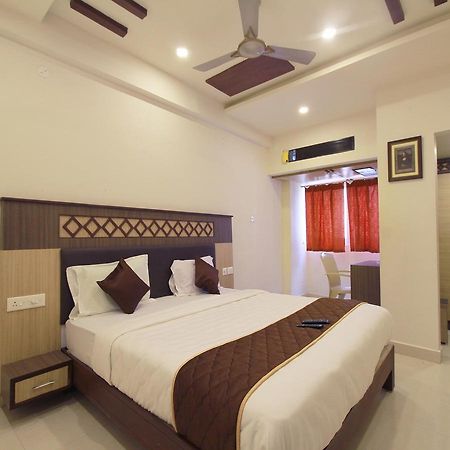 Oyo 11489 Pkn Classic Regency Madurai Exterior foto